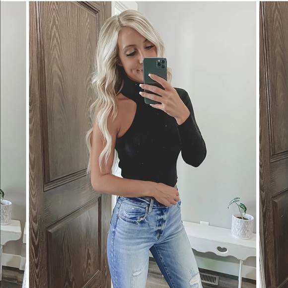 One shoulder turtle neck sweater - Picture 3 of 3